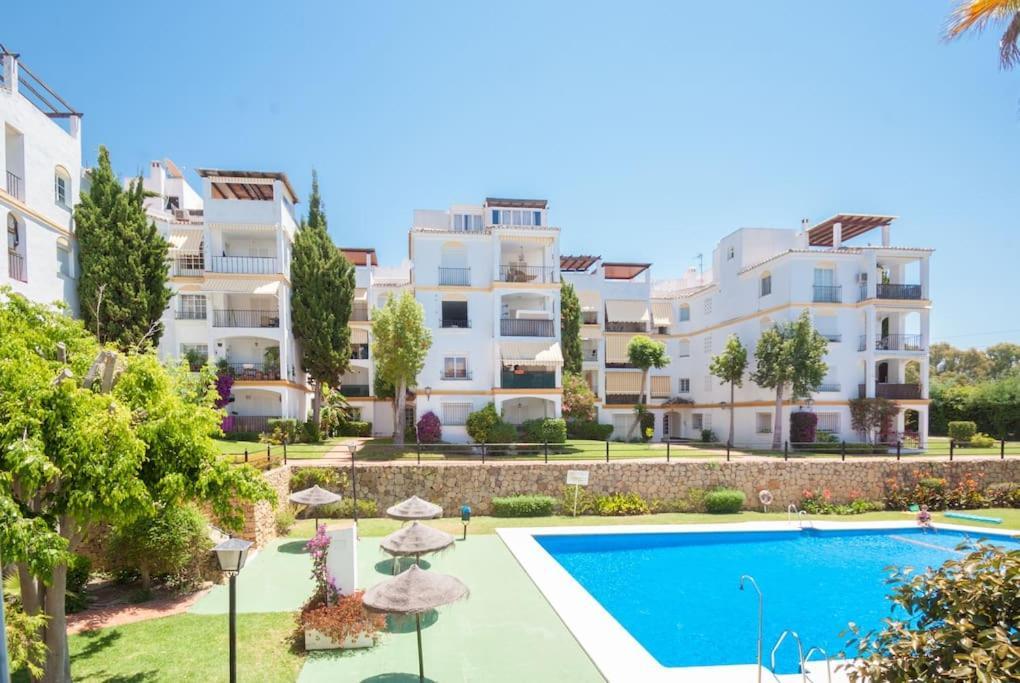 אסטפונה Apartamento Con Piscina Cerca Del Golf En Atalaya - Atalaya Del Golf 31 מראה חיצוני תמונה